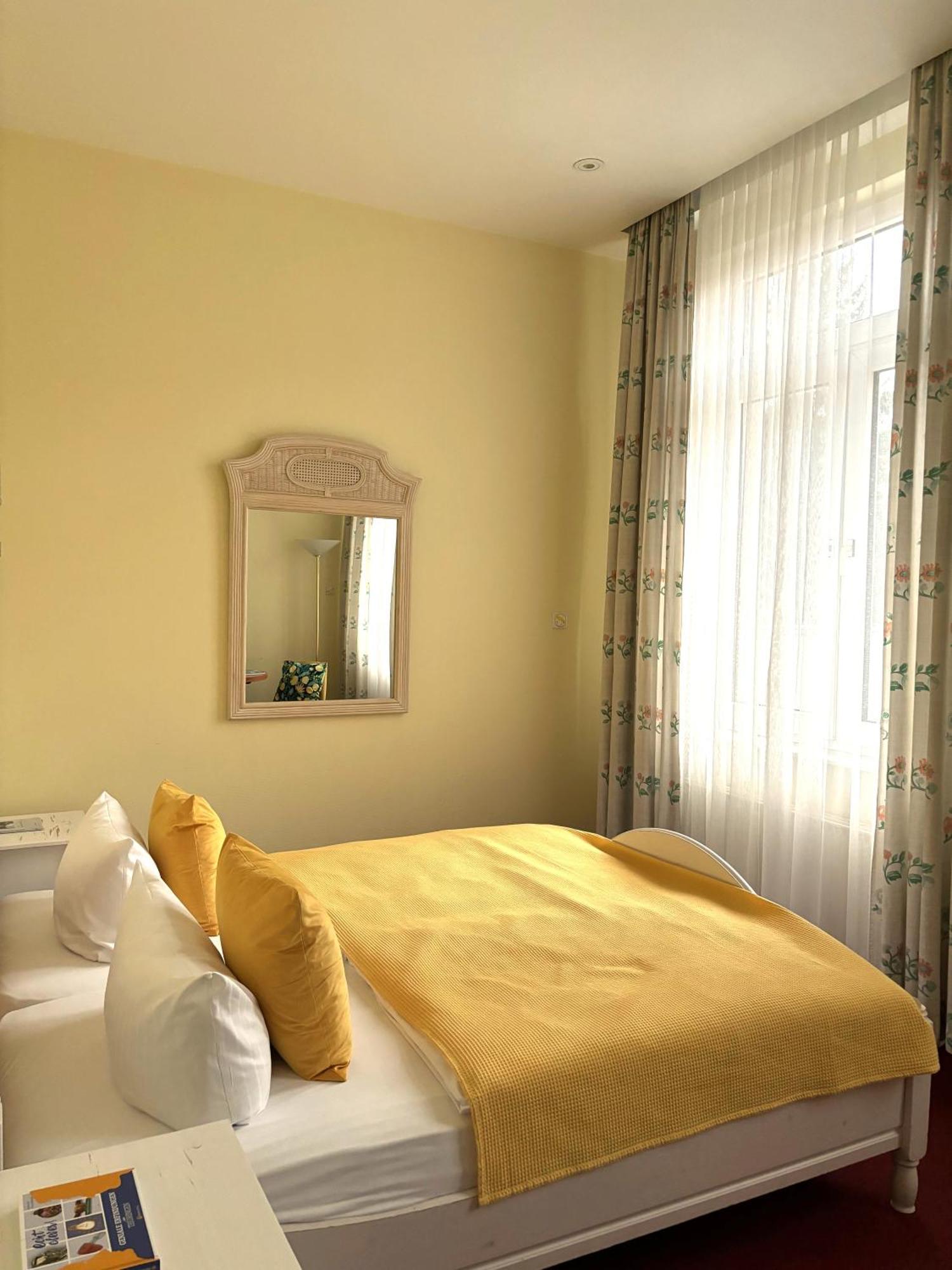 Hotel Villa Hentzel Weimar  Bagian luar foto