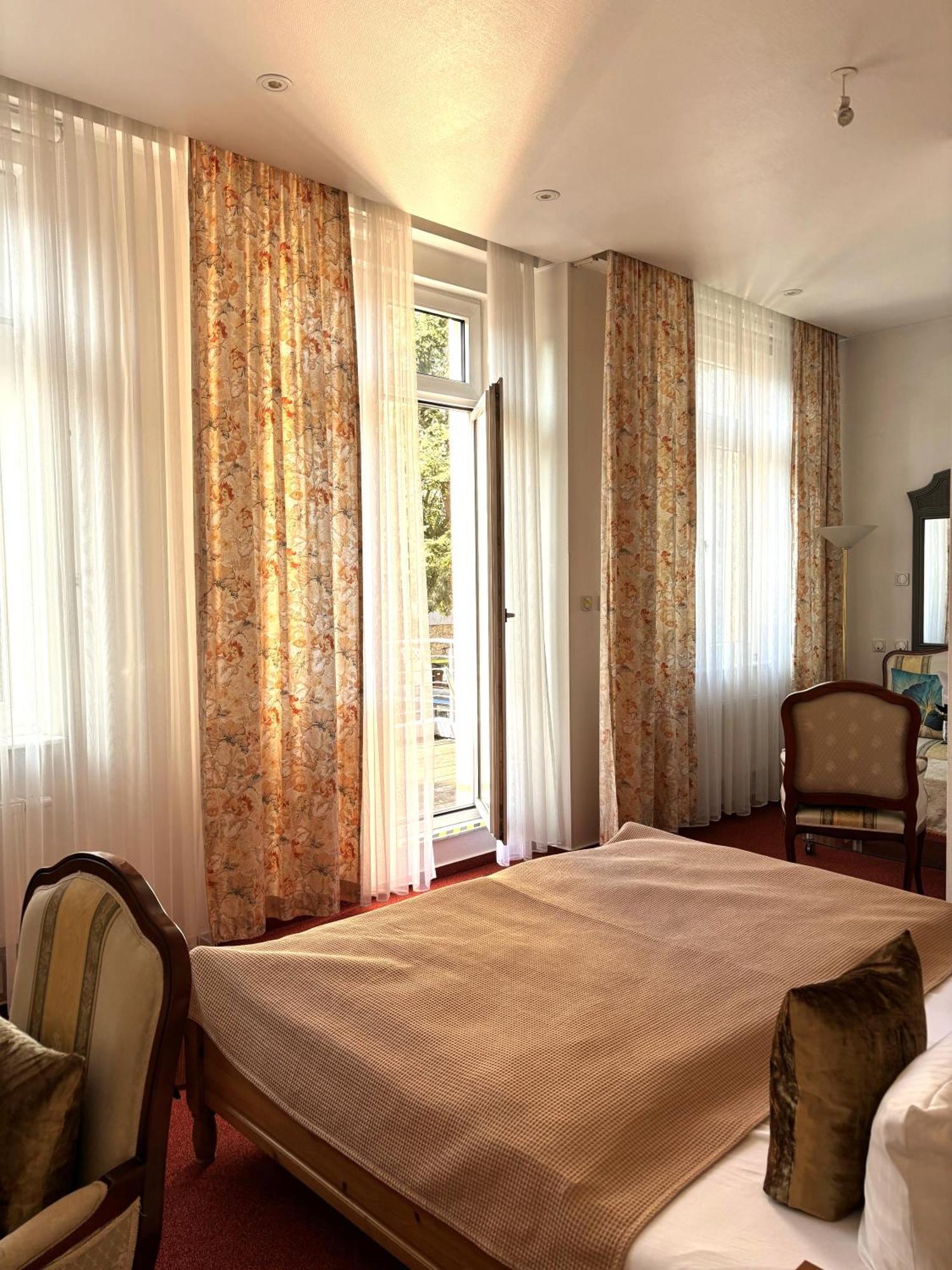 Hotel Villa Hentzel Weimar  Bagian luar foto